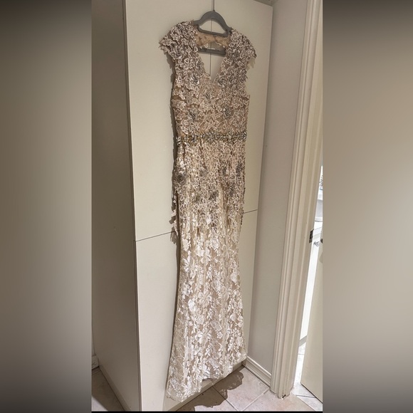 Champagne colour gown dress size medium mother of the bride - Picture 8 of 11